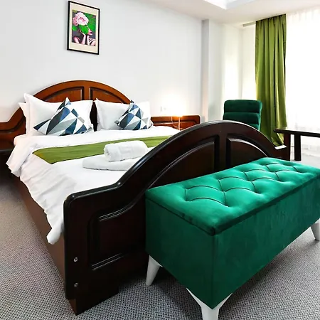 Royal By Euxin ホテル