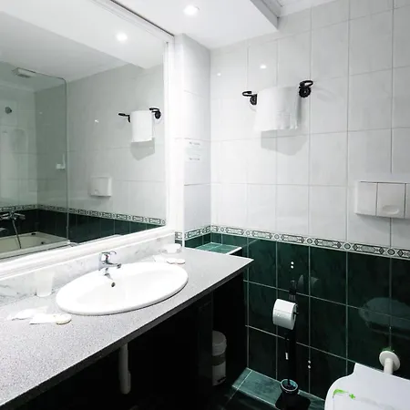 Royal By Euxin Hotel 3*