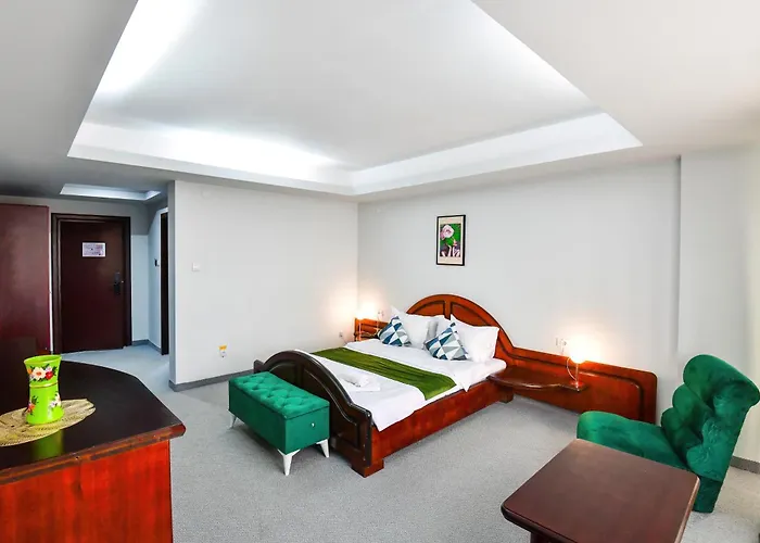 Royal By Euxin Hotel 3*